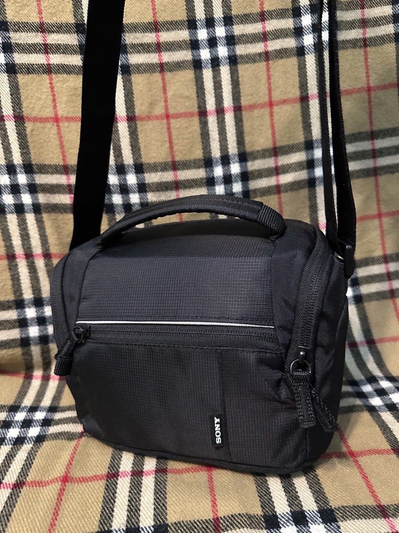 Sony Black Camera Shoulder Bag (Category: Camera Bags & Carriers) located in Subic. Submitted by stuffs_online (Listing ID 1464734001, Image 3). Description: SONY CAMERA BAG like new condition no flaws P480 add sf OLONGAPO LOC.