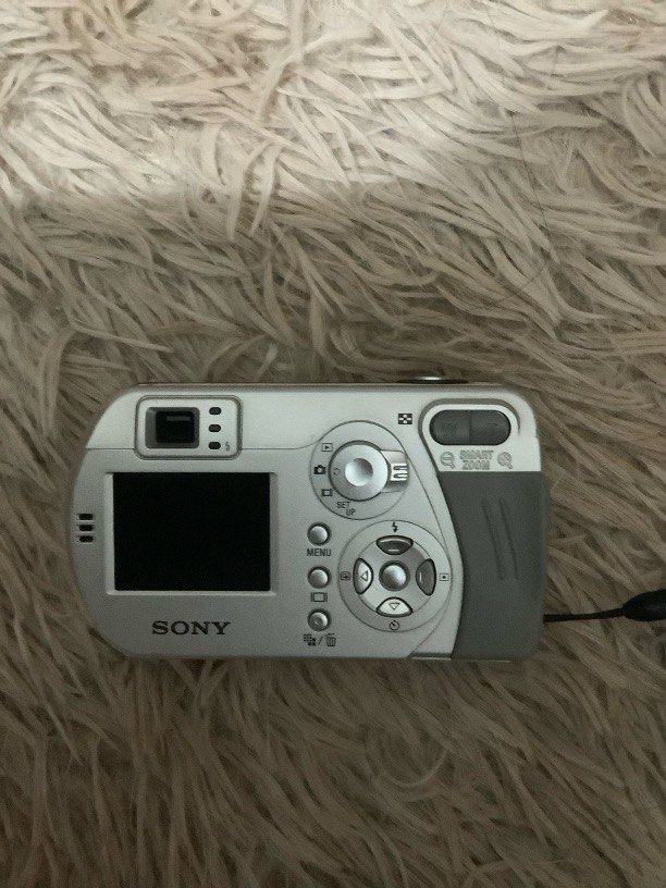 Sony Cybershot DSC P32 (Category: Cameras) located in Manila. Submitted by ilavghibli (Listing ID 1464727342, Image 2). Description: Negotiable Has working AA battery but broken memory card, can buy on the orange app. Needs repair for the lens because its jammed. I can meetup or deliver .