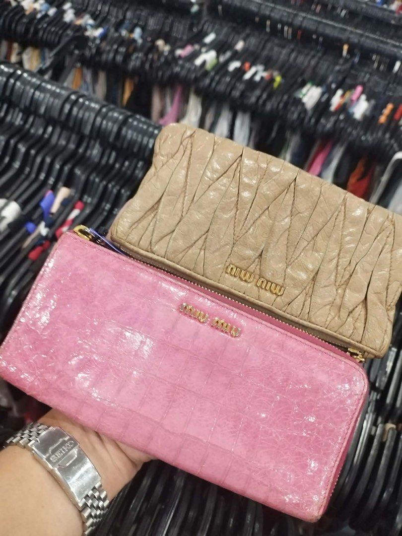 sooooon (Category: Luxury Bags & Wallets) located in Manila. Submitted by by_your_stuff (Listing ID 1464680413, Image 3). Description: sooon to arrive.