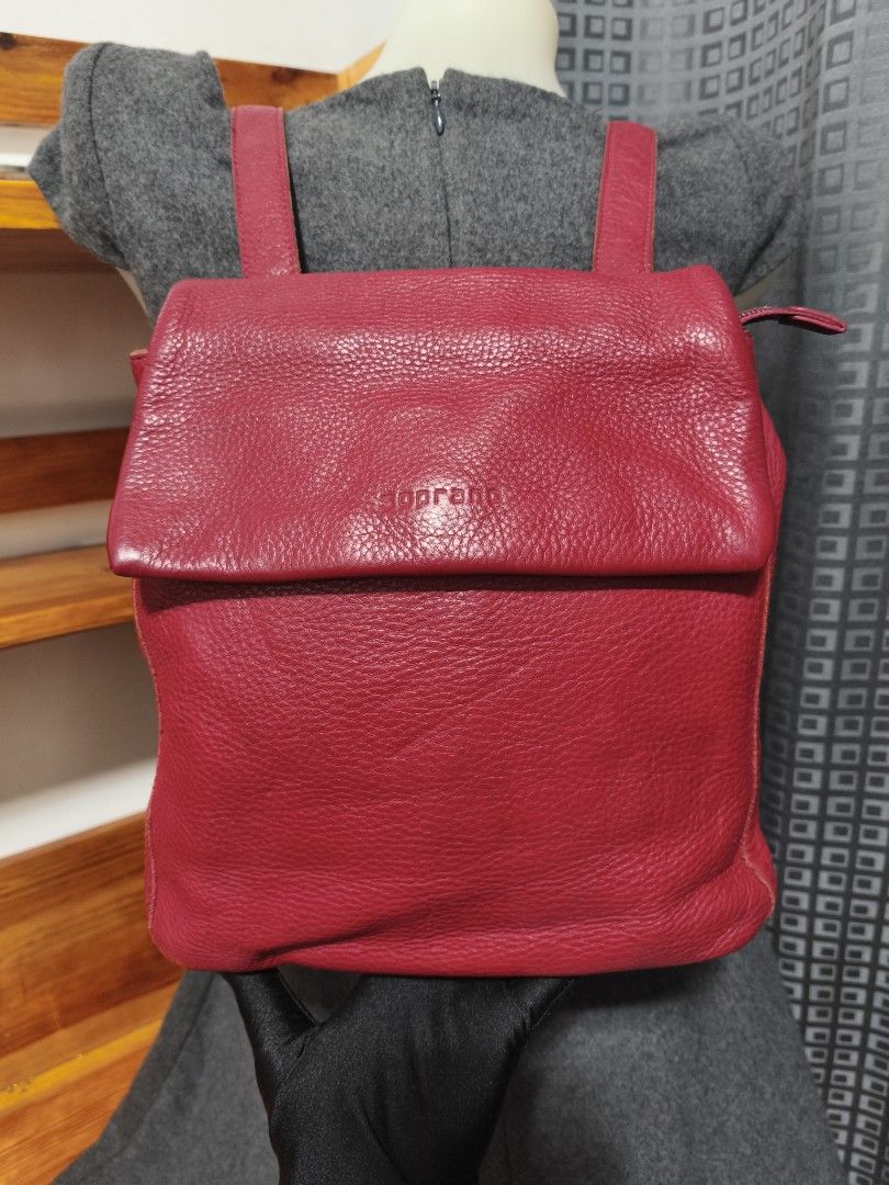 Soprano Leather Backpack (Category: Backpacks) located in Baguio. Submitted by queenlyne_vintage_rare_finds (Listing ID 1464719463, Image 1). Description: .