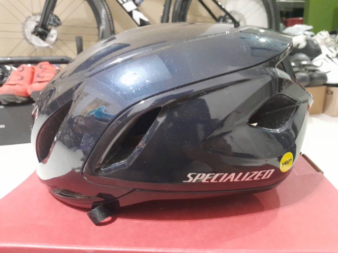 SPECIALIZED PROPERO (Category: Sports & Fitness Nutrition) located in Manila. Submitted by royal.corine (Listing ID 1464720130, Image 3). Description: SPECIALIZED PROPERO 4 SIZE MEDIUM .