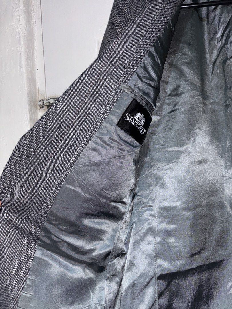 Stafford Men's Grey Herringbone Blazer (Category: Coats, Jackets and Outerwear) located in San Juan City. Submitted by mcstxtian_ (Listing ID 1464625739, Image 3). Description: Decluttering!! This one is Premium. Nice design. Size: 17 x 28 - Stafford blazer in a stylish grey herringbone. - Versatile for both smart casual and formal outfits. - Guarantees a sharp and polished look..