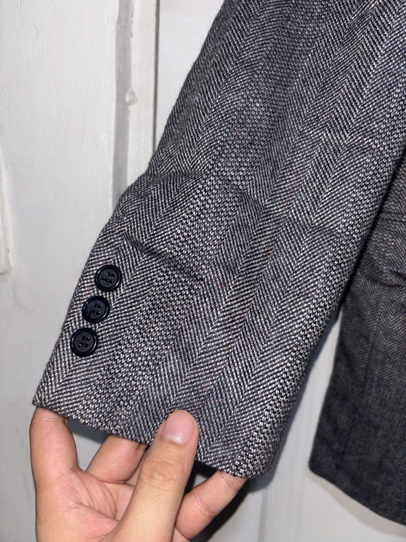 Stafford Men's Grey Herringbone Blazer (Category: Coats, Jackets and Outerwear) located in San Juan City. Submitted by mcstxtian_ (Listing ID 1464625739, Image 2). Description: Decluttering!! This one is Premium. Nice design. Size: 17 x 28 - Stafford blazer in a stylish grey herringbone. - Versatile for both smart casual and formal outfits. - Guarantees a sharp and polished look..
