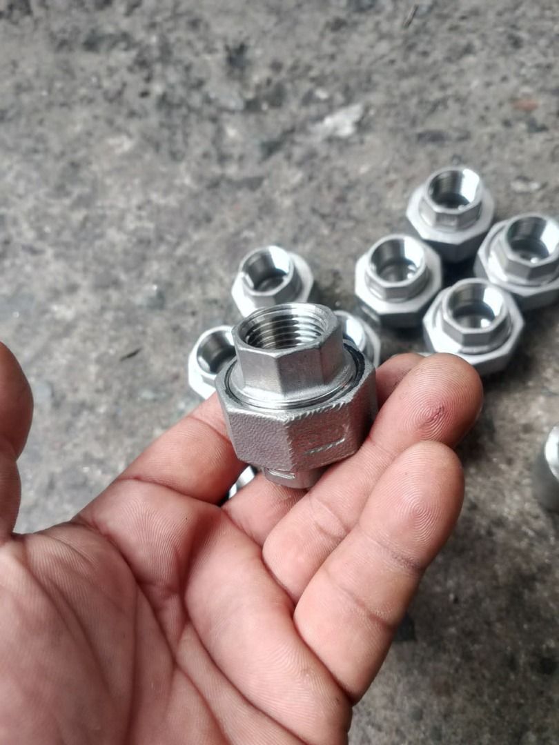 stainless union joint 1" npt (Category: Everything Else Others) located in Manila. Submitted by joeyroque09 (Listing ID 1464596809, Image 3). Description: stainless union joint 1" npt.