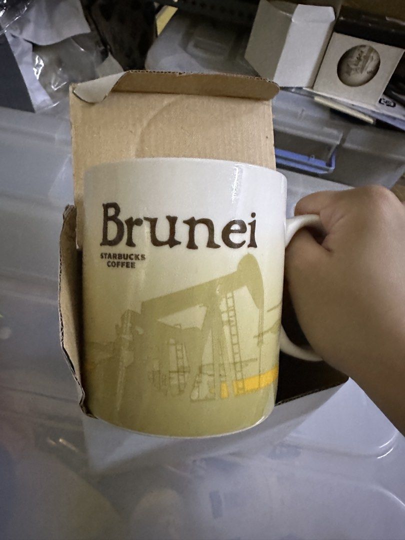 Starbucks Brunei Mug (Category: Other Food & Drinks) located in Manila. Submitted by declutteringlot (Listing ID 1464746351, Image 1). Description: .
