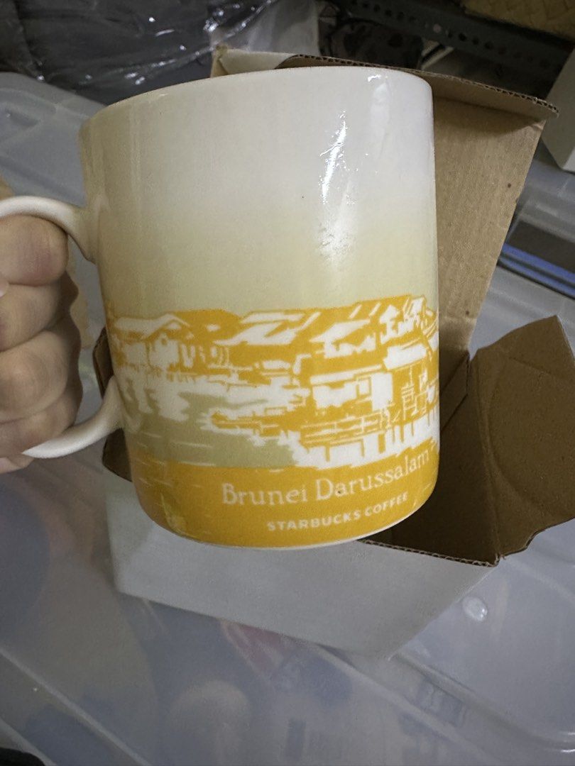 Starbucks Brunei Mug (Category: Other Food & Drinks) located in Manila. Submitted by declutteringlot (Listing ID 1464746351, Image 2). Description: .