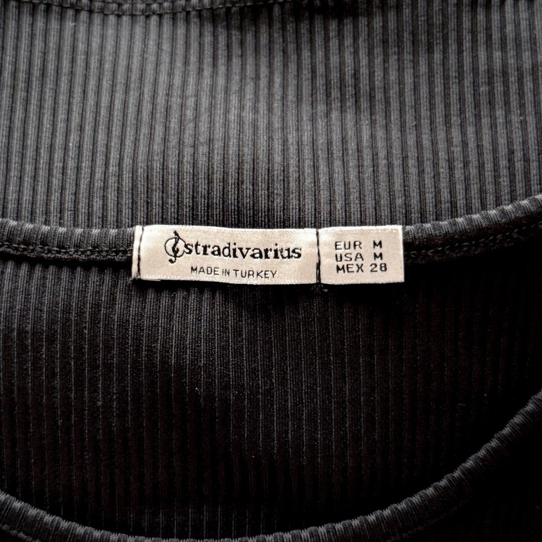 Stradivarius Cut-Out Top (Category: Others Tops) located in Antipolo. Submitted by rosywardrobe (Listing ID 1464673791, Image 2). Description: 🎀 MAKE READING A HABIT 🎀 • No order form, no reservation! • Strictly 1 day reservation • Payment first before order processing • No return, No exchange • Don’t make an offer if you’re not 100% sure • No shipping every weekends — PAYMENT CHANNELS — • GCash • Gotyme • Maya • BDO • BPI • Unionbank — DELIVER