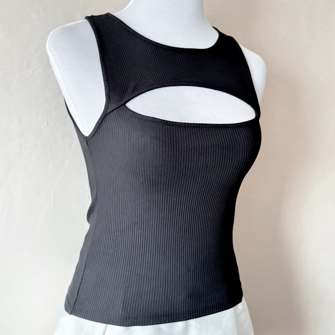Stradivarius Cut-Out Top (Category: Others Tops) located in Antipolo. Submitted by rosywardrobe (Listing ID 1464673791, Image 3). Description: 🎀 MAKE READING A HABIT 🎀 • No order form, no reservation! • Strictly 1 day reservation • Payment first before order processing • No return, No exchange • Don’t make an offer if you’re not 100% sure • No shipping every weekends — PAYMENT CHANNELS — • GCash • Gotyme • Maya • BDO • BPI • Unionbank — DELIVER