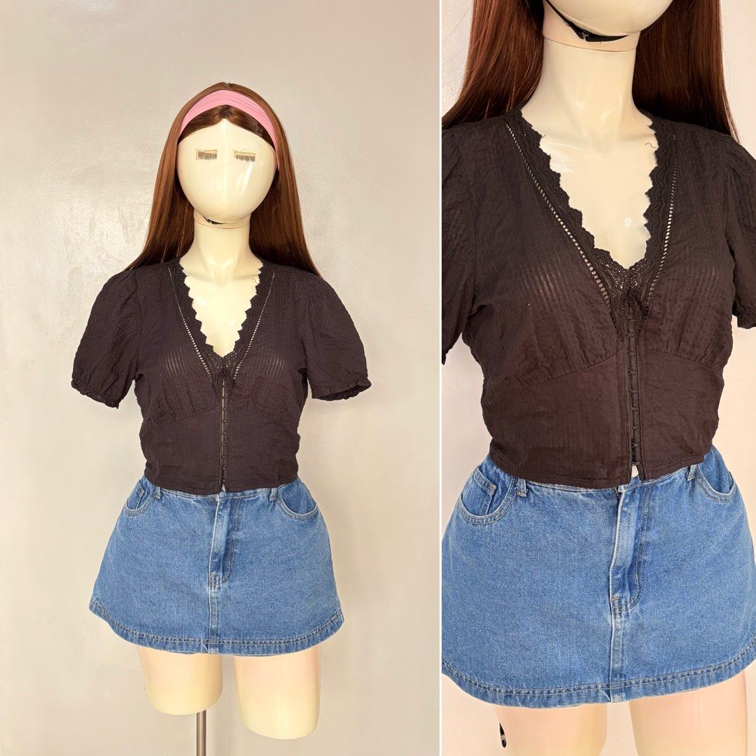 Stradivarius Puffsleeve (Category: Blouses) located in Quezon. Submitted by closetby_gn (Listing ID 1464571028, Image 1). Description: || TRENDY CLOTHES၄၃ BRAND: STRADIVARIUS PUFF SLEEVE TOP TOP SMOCKED AT THE BACK SMALL-SEMI LARGE GOOD AS NEW NO FLAWS/DAMAGE ✿Reminders 𐙚 Strictly Payment first 𐙚 No cancellation of orders 𐙚 Comment Mine | PM to order ✿Mode of payment •Gcash only ✿Shipping Courier •Flash express All items are in good condition!