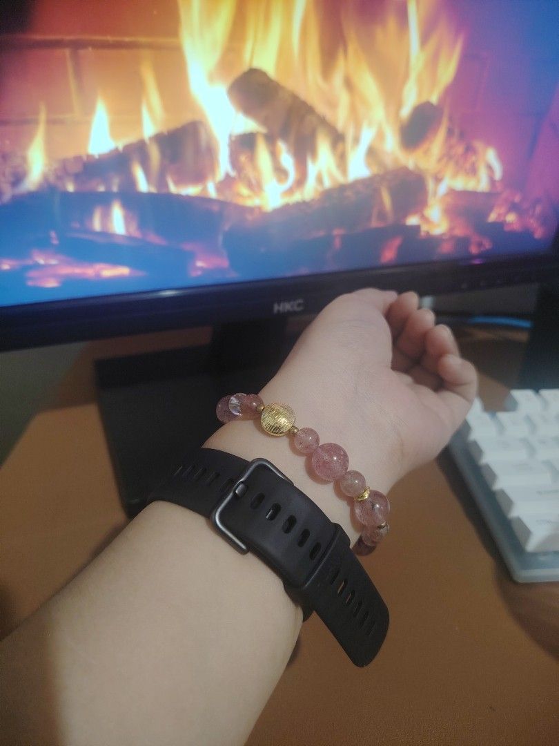 PAUBOS SALE: Strawberry Quartz Bracelet (Category: Bracelets) located in Caloocan City. Submitted by cherishedfinds (Listing ID 1464578222, Image 1). Description: - All bracelet is made of natural stone. - PAUBOS SALE, BARGAIN PRICE ALREADY - Previously @330, Now at ₱250 😍 - Note: Some beads may have slight imperfections in shape, roundness, or surface details. These are normal characteristics. - Spend 500, get a freebie 🎁 You may add items fro