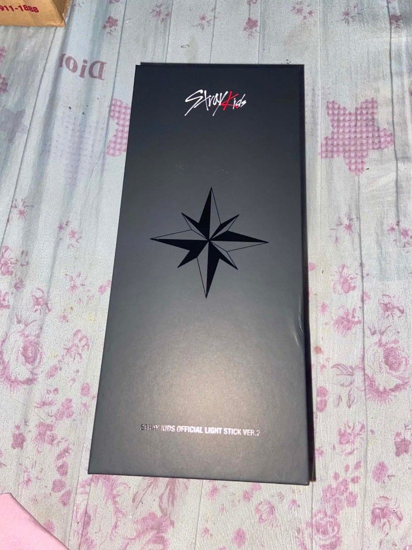 Stray kids Lightstick Version 2 (Category: Other Audio Equipment) located in Pasig City. Submitted by kim_jeongin (Listing ID 1464637074, Image 2). Description: STRAY KIDS LIGHTSTICK VERSION 2 → ₱1,500 —Only used twice during their concert. 📍Metro Manila, Pasig City • Gcash, Maribank • J&T, Lalamove — PAYO | 2 Days Reservation.