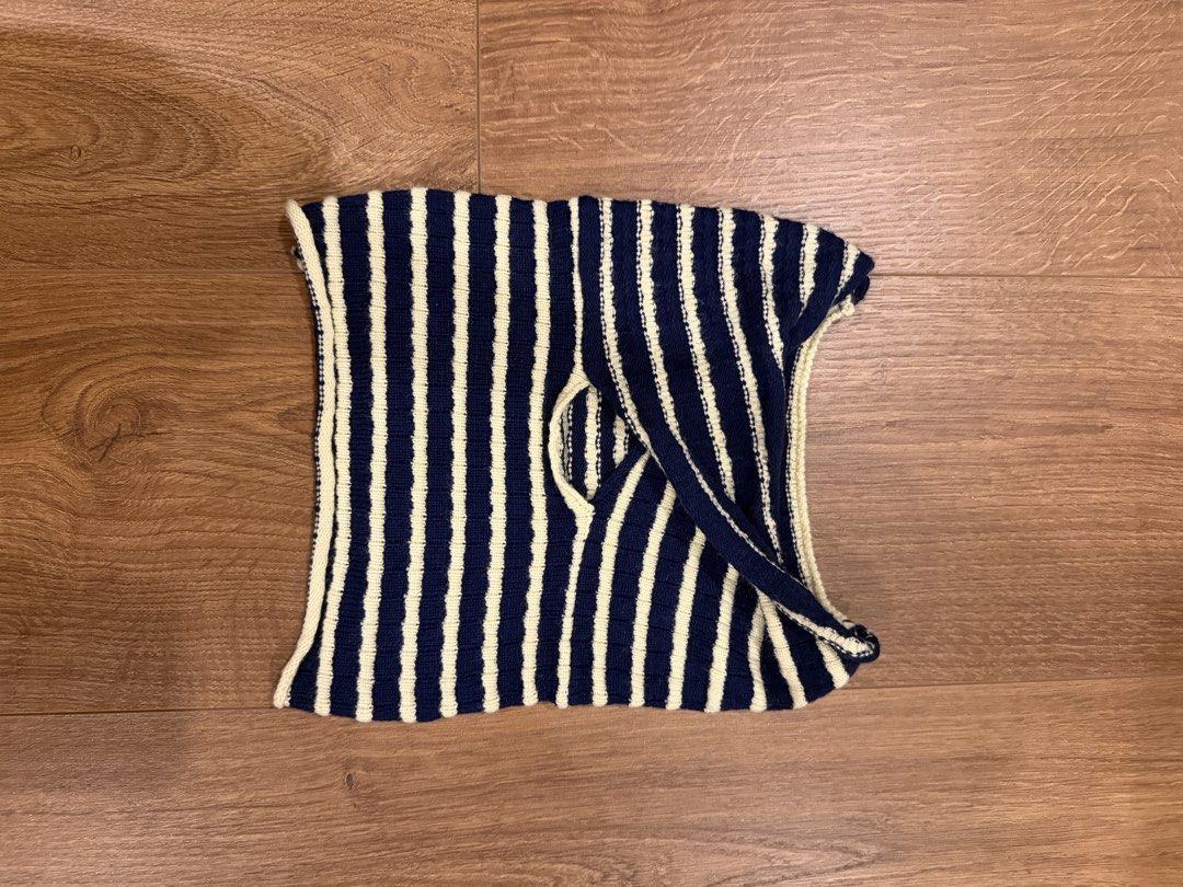 Stripe tube top (Category: Sleeveless) located in Paranaque City. Submitted by bbyooodaa (Listing ID 1464641583, Image 1). Description: Super cute for the beach! .