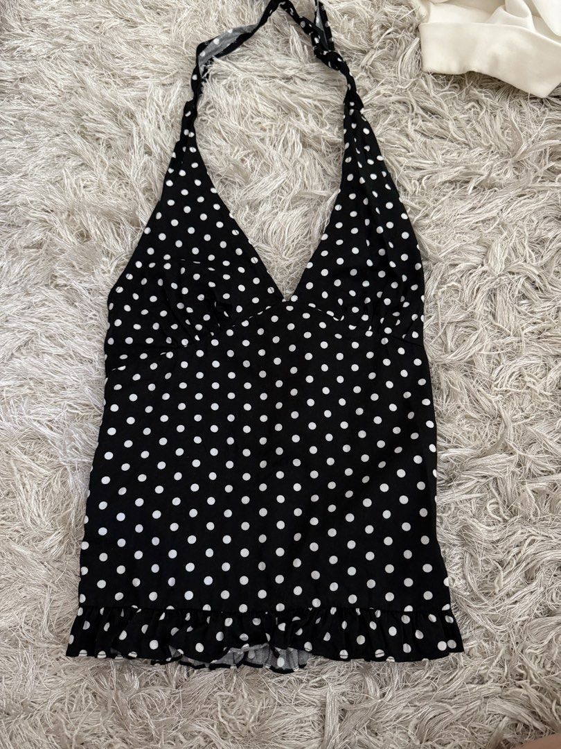 Studio Rue Polka Dot Halter top (Category: Sleeveless) located in Quezon City. Submitted by emily_in_pariss (Listing ID 1464629764, Image 1). Description: Fits S-M.