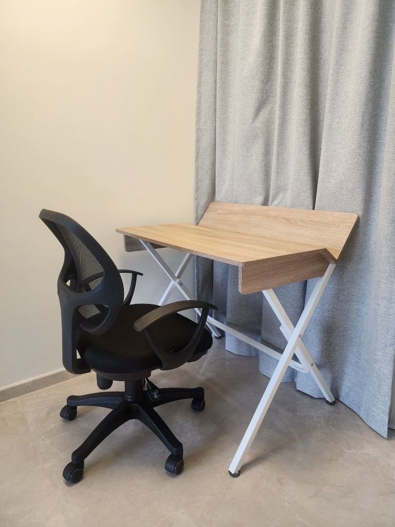 Study table (Category: Tables & Sets) located in Singapore. Submitted by mdd23 (Listing ID 1464646566, Image 1). Description: almost like new seldom use length 90cm depth 62cm height 85cm.