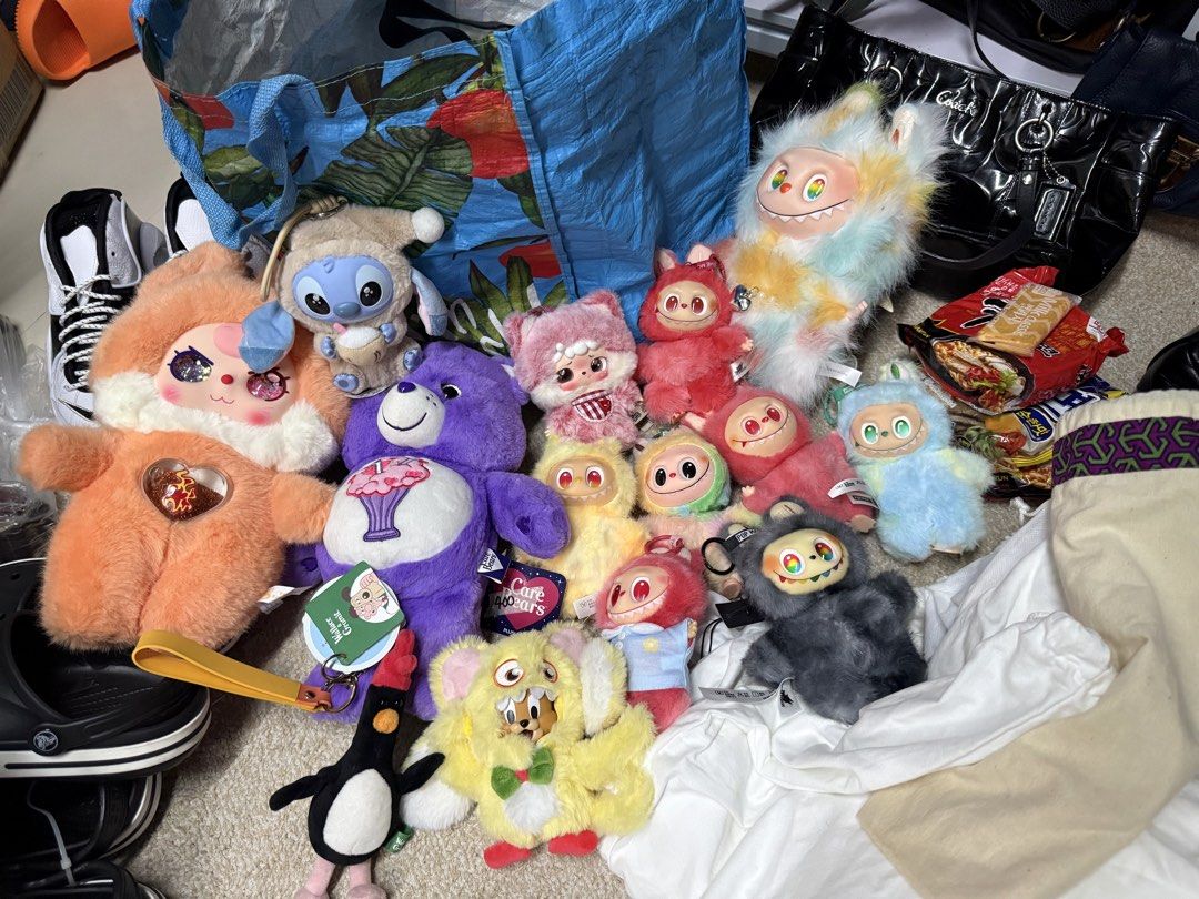 Stuffed toys Labubu, etc (Category: Other Merchandise) located in Cagayan de Oro. Submitted by negosyantesibengineer (Listing ID 1464647659, Image 1). Description: Bundle take all.