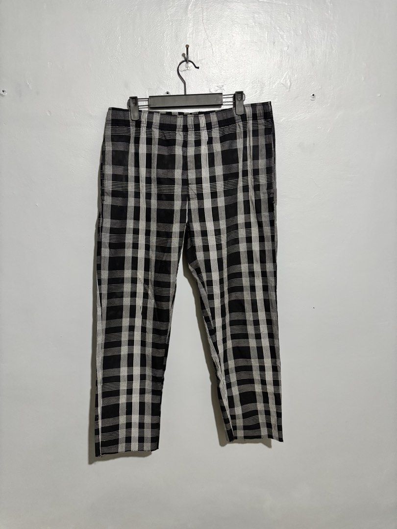 Stussy Pants (Category: Chinos) located in Bacolor. Submitted by dandaofficial25 (Listing ID 1464612171, Image 1). Description: 34-38W 37L.