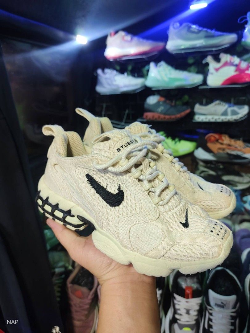 Stussy X nike (Category: Shoe inserts) located in Esperanza. Submitted by ledgerthrift (Listing ID 1464698160, Image 2). Description: excellent condition pa size 6.