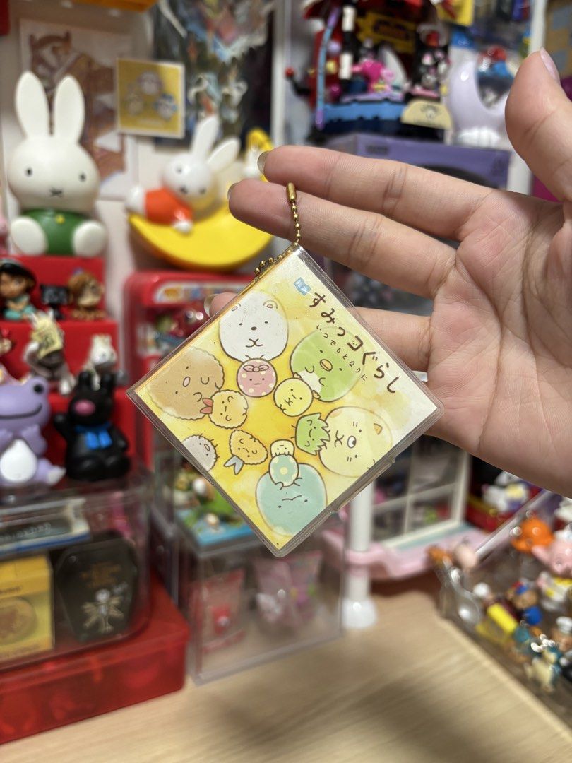 Sumikko Small Memo Pad Keychain (Category: Stationery & School Supplies) located in Caloocan City. Submitted by meowietrinkets (Listing ID 1464741176, Image 1). Description: blank pages.