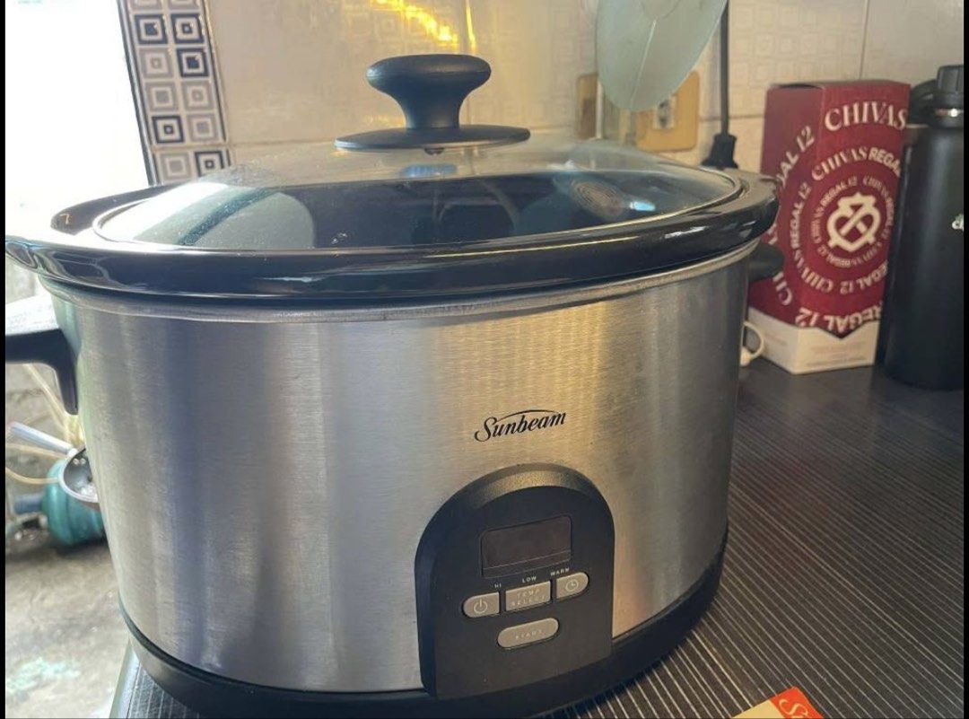 Sunbeam Slow Cooker (Category: Cookers) located in Manila. Submitted by peansandtobs (Listing ID 1464695142, Image 1). Description: Used like new used once Sf m s/o by the buyer Gcash/Cash payment first Can do meet up or pick up.