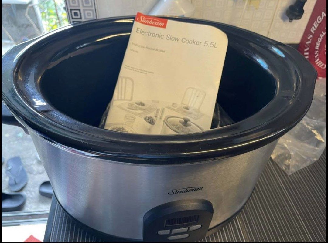 Sunbeam Slow Cooker (Category: Cookers) located in Manila. Submitted by peansandtobs (Listing ID 1464695142, Image 3). Description: Used like new used once Sf m s/o by the buyer Gcash/Cash payment first Can do meet up or pick up.