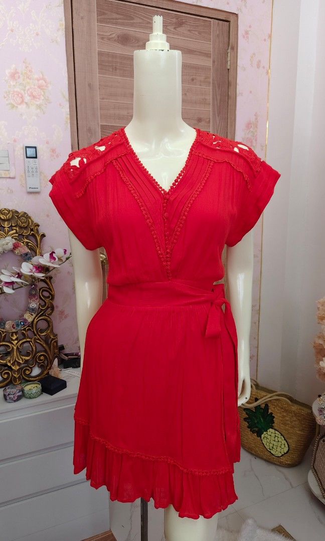Suncoo Paris Red Mini Dress (Category: Dresses) located in Pagudpud. Submitted by altheacee063978 (Listing ID 1464594149, Image 2). Description: .