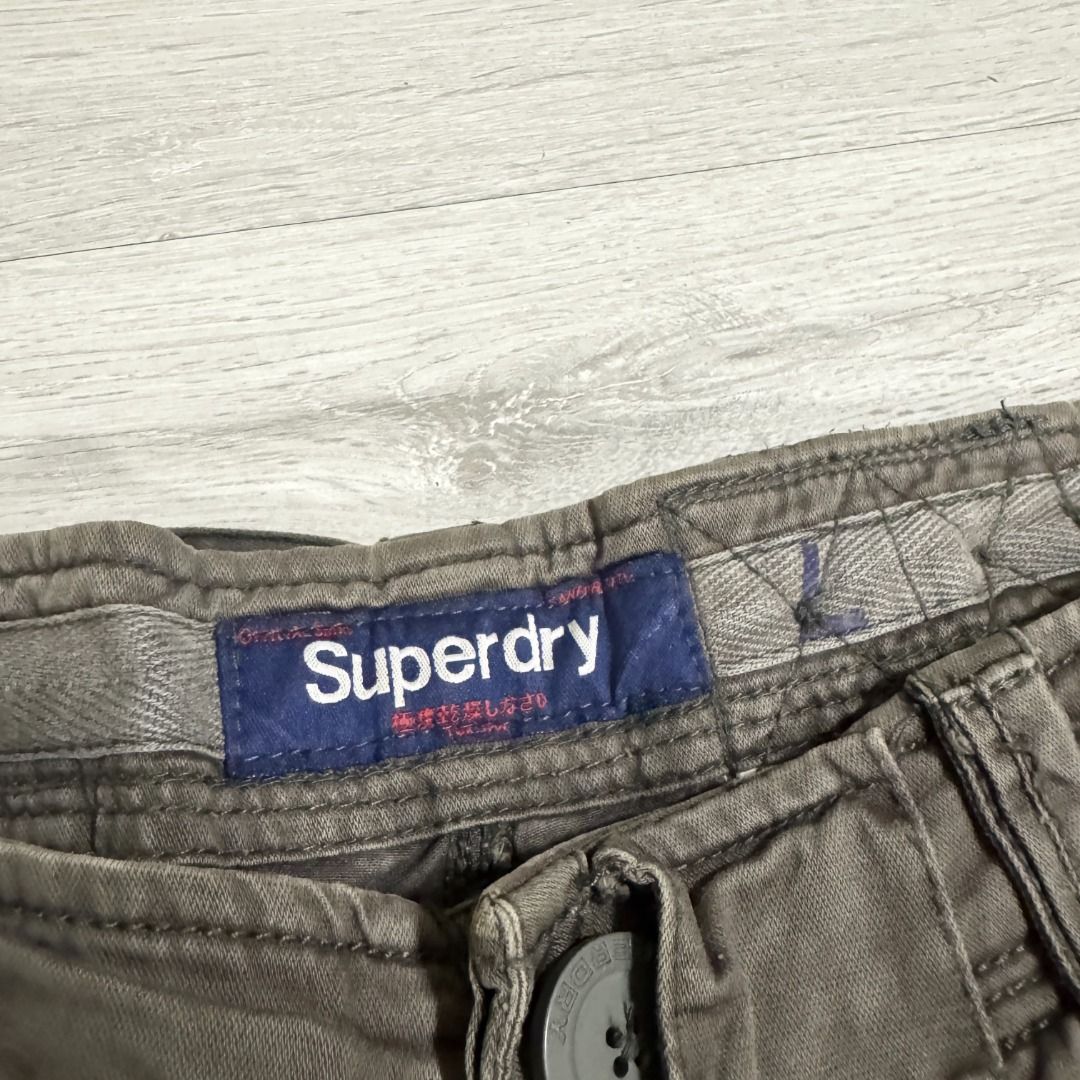 Superdry Cargo Shorts (Category: Shorts) located in Manila. Submitted by destashedmnl (Listing ID 1464615447, Image 2). Description: 💫 FREE SHIPPING WITHIN METRO MANILA 💫 (₱500 & up worth of purchase via J&T) ✨ Size: M-L ✨ Measurement: W- 32-34" L- 23" 🩶 Message me for more info/photos. 😊 🩶 MOP: BDO/BPI/GCASH/GOTYME 🩶 MOD: -Lalamove (Same Day Delivery: Metro Manila and nearby provinces) -J&T ; starts at ₱50 sf (Metro Manila/Provincial) 📝 N