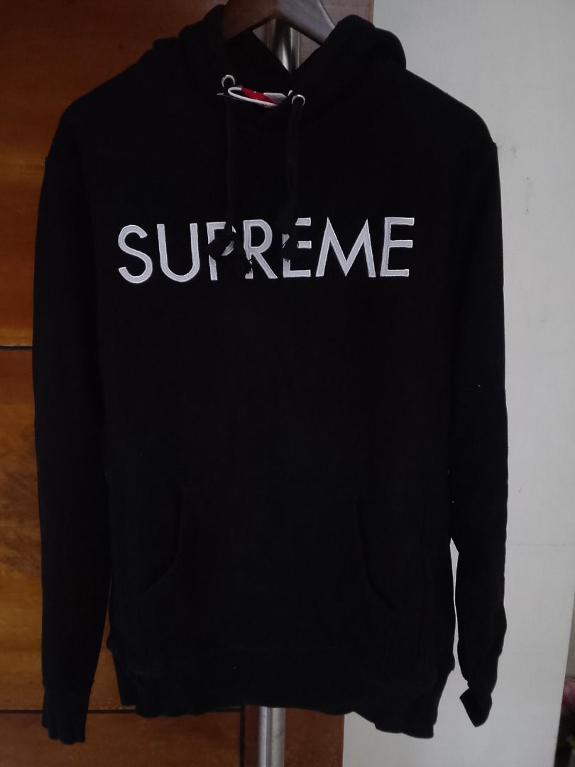 Supreme hoodie (Category: Coats, Jackets and Outerwear) located in Quezon City. Submitted by kema2191 (Listing ID 1464768775, Image 1). Description: .