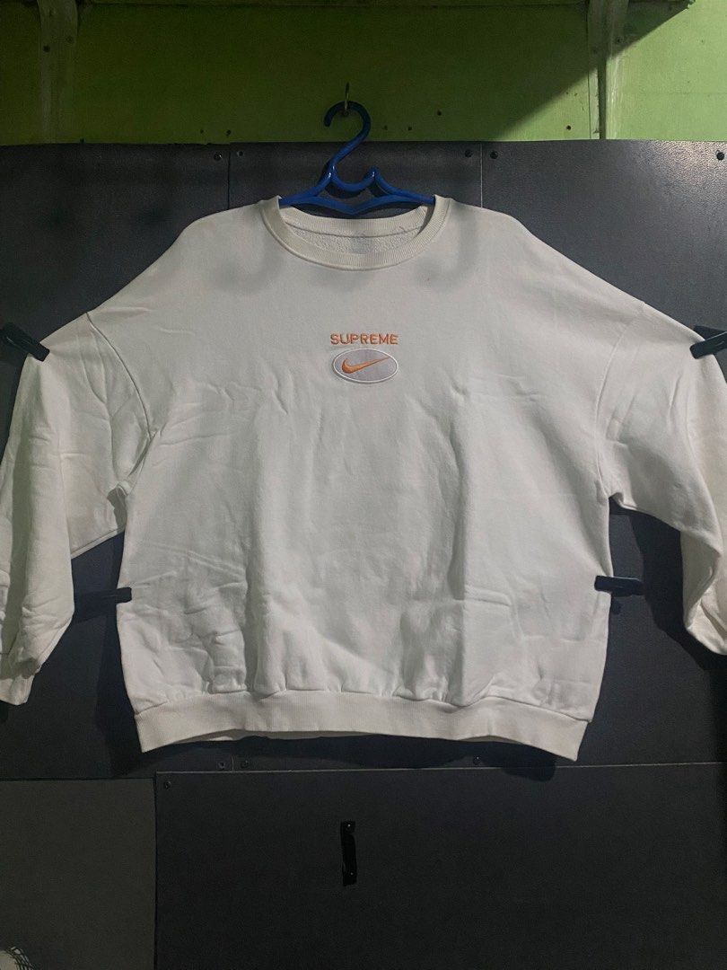 Supreme Nike White Crewneck Sweatshirt (Category: Coats, Jackets and Outerwear) located in Iba. Submitted by gotmethrift (Listing ID 1464584391, Image 2). Description: Nike Supreme (No tags) Width: 24 Length: 28 .