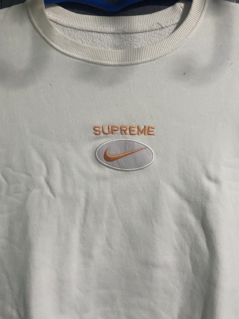 Supreme Nike White Crewneck Sweatshirt (Category: Coats, Jackets and Outerwear) located in Iba. Submitted by gotmethrift (Listing ID 1464584391, Image 3). Description: Nike Supreme (No tags) Width: 24 Length: 28 .