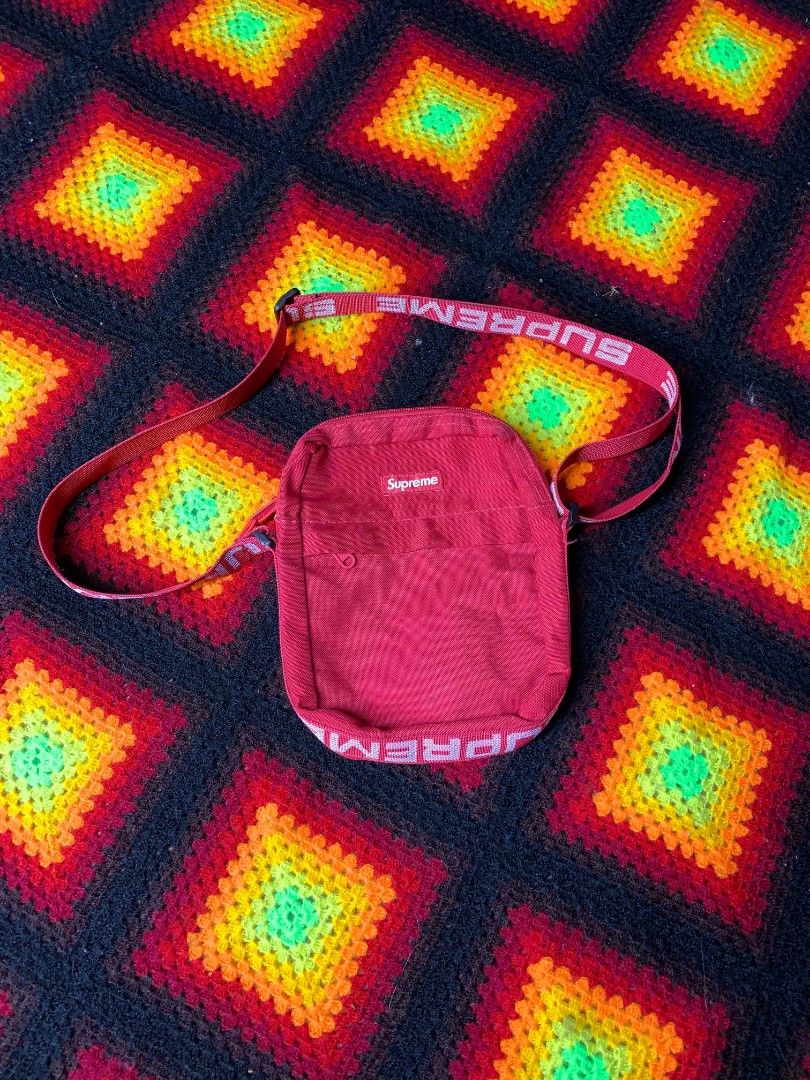 SUPREME Shoulder Bag (SS18) (Category: Sling Bags) located in Polomolok. Submitted by thriftnibords (Listing ID 1464750151, Image 1). Description: SUPREME SHOULDER BAG (SS18) ▪️EXCELLENT CONDITION ▪️NO ISSUE ▪️COLOR RATE 9.8/10.