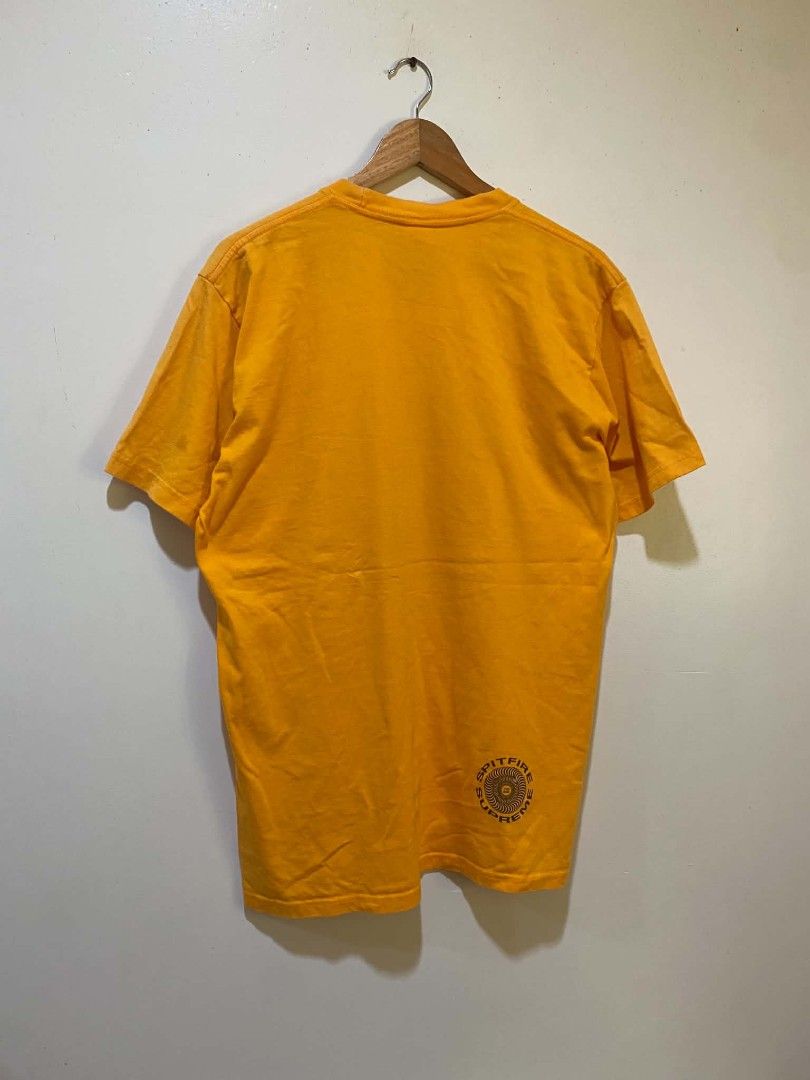 Supreme T shirt (Authentic/legit) (Category: Coats, Jackets and Outerwear) located in Nagcarlan. Submitted by livehorse.542a4e (Listing ID 1464657374, Image 2). Description: excellent condition cr:9.5/10 Dimes:30X21.5.