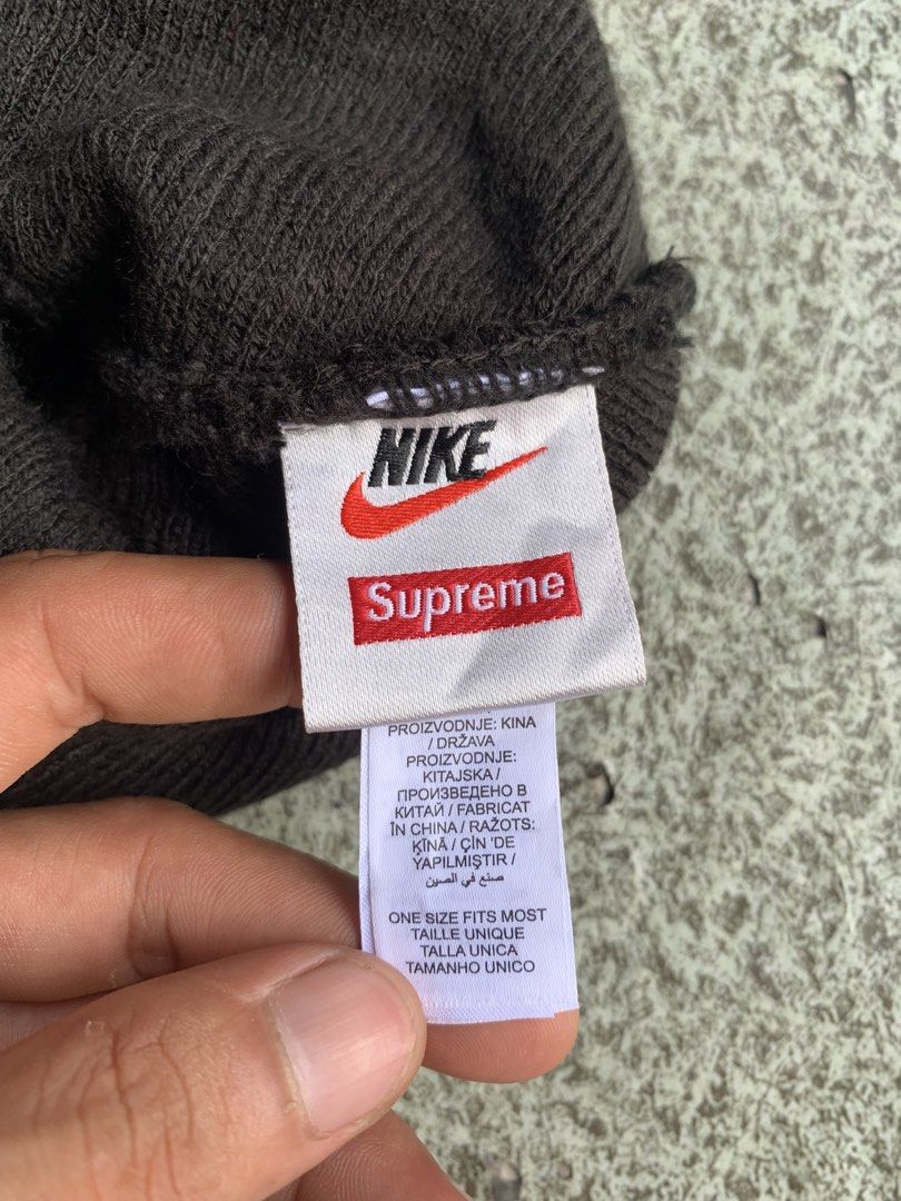 Supreme x Nike (Category: Coats, Jackets and Outerwear) located in Davao. Submitted by kalbosouthlandkings13 (Listing ID 1464655409, Image 3). Description: Supreme x Nike Excellent condition 10/10 color rate No issue.