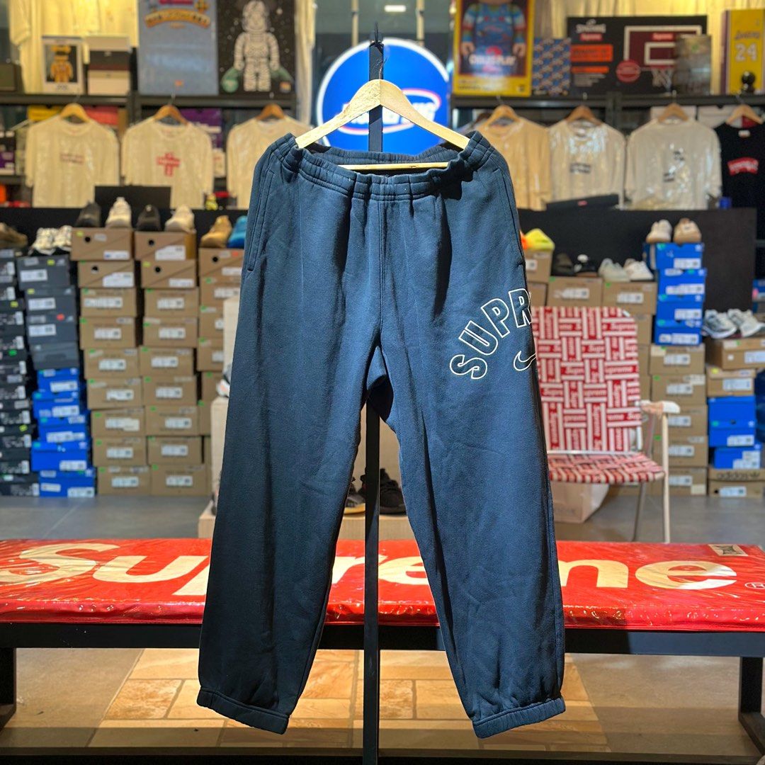 Supreme x Nike Arc Sweatpants Black (Category: Joggers) located in Quezon City. Submitted by inside_plug (Listing ID 1464640739, Image 1). Description: For Sale Supreme x Nike Arc Sweatpants Black Large, XL Brandnew Dm us to purchase.