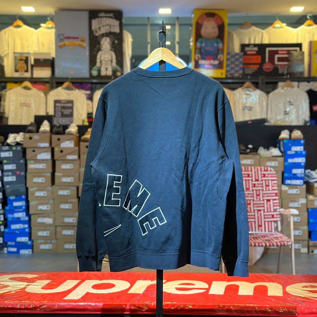 Supreme x Nike Arc Sweatshirt Black (Category: Coats, Jackets and Outerwear) located in Quezon City. Submitted by inside_plug (Listing ID 1464641832, Image 2). Description: For Sale Supreme x Nike Arc Sweatshirt Black Large, XL Brandnew Dm us to purchase.