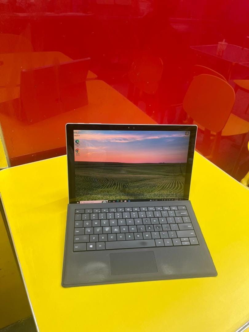 Surface pro （分類：手提電腦）位於 Hong Kong。 由 mrlaptop_2026 提交（商品編號 1464597301，圖片 2）。簡介： 。