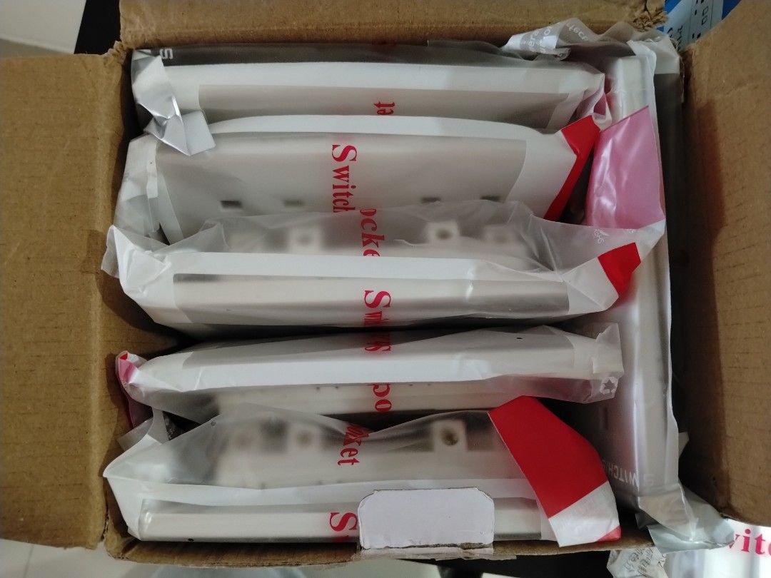 Switch and Socket (Category: Other Home Appliances) located in Kuala Lumpur. Submitted by farhsda (Listing ID 1464654918, Image 2). Description: 13A 2 gang switched socket - 6pcs Smart Switch - 3 pcs 1gang 1way - 1pcs 2gang 1way - 2pcs.