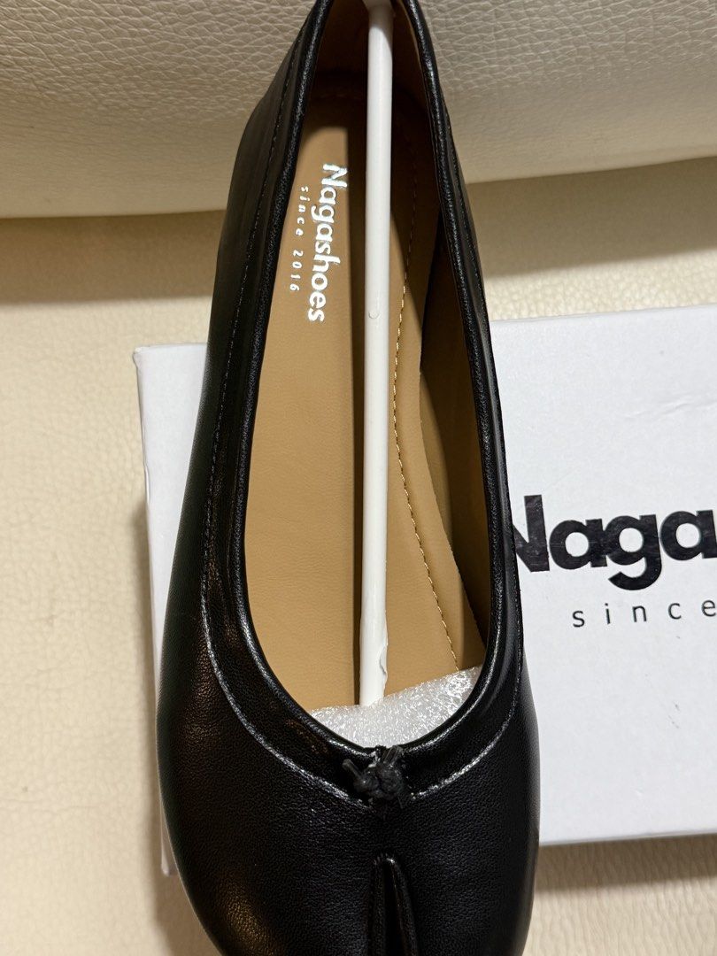 Tabi shoes 37 (Category: Flats & Sandals) located in Dasmarinas. Submitted by preloved_brandedbackup (Listing ID 1464580737, Image 2). Description: New Comes complete 37.