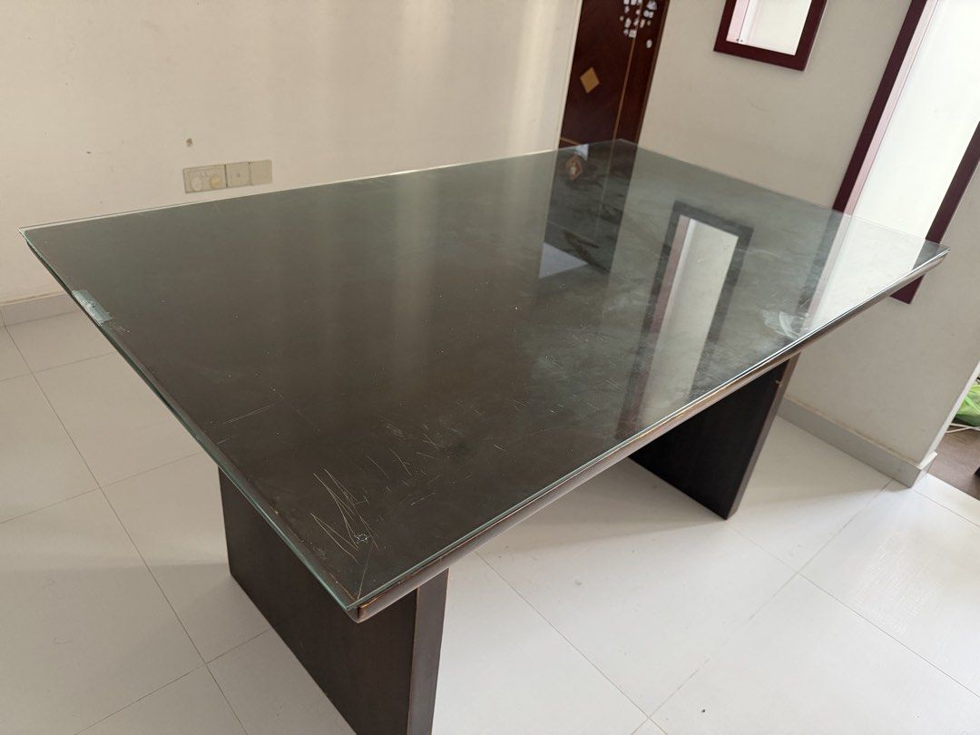 Table (Category: Tables & Sets) located in Singapore. Submitted by youngocean-183b (Listing ID 1464574305, Image 3). Description: Self collection .