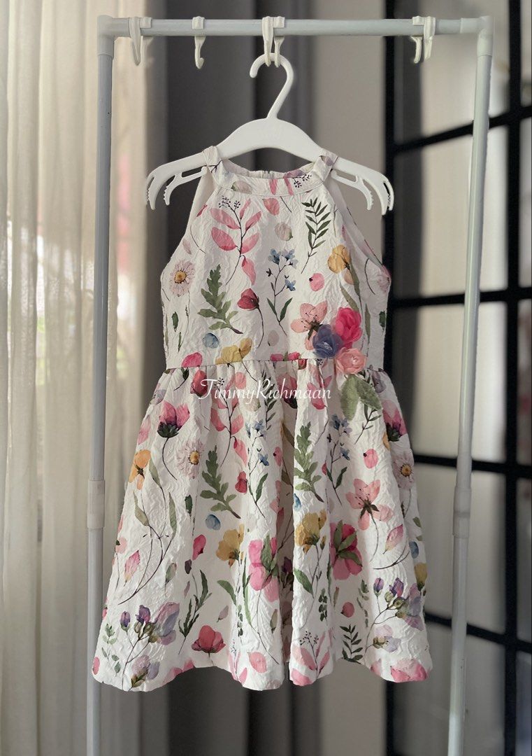 Take all bundle set native peppermint justice (Category: Babies & Kids Fashion) located in Sorsogon. Submitted by comfortbeforestyle (Listing ID 1464599768, Image 1). Description: Take All — ₱1,480 Peppermint dress — like new Eyelet dress from SM Dept — gently used Justice bag — adjustable strap, gently used to well used Native shoes — gently used to well used FREE 2 pairs of unused socks Dresses: Size 3. May fit up to 4 years old if petite. Shoe