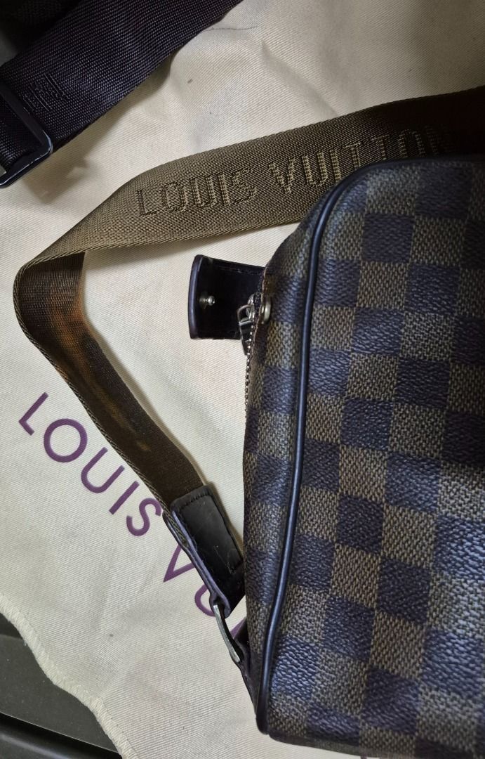 TAKE BOTH Messenger Bag PM and MM (Category: Luxury Bags & Wallets) located in Quezon City. Submitted by ginny_preloved (Listing ID 1464660487, Image 2). Description: Decluttering.