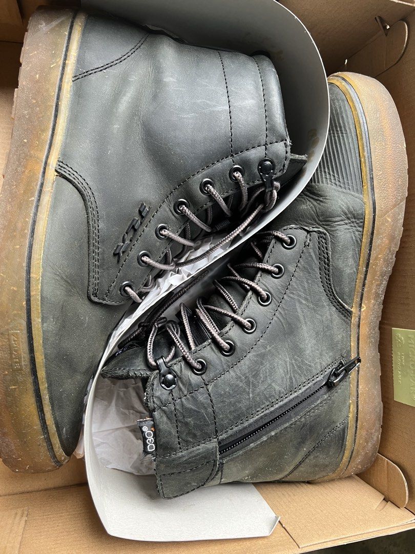 TCX RIDING MOTORCYCLE BOOTS (Category: Other Sports Equipment and Supplies) located in Rizal. Submitted by angelo.12 (Listing ID 1464596635, Image 2). Description: TCX Dartwood WP Shoes Riding boots Size: 10m / 44EU Used but not abused.