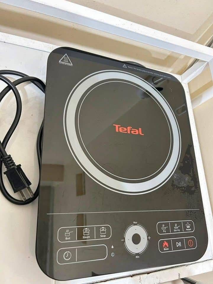 Tefal Induction Cooker (Category: Cookers) located in Pasig City. Submitted by xiara (Listing ID 1464694761, Image 1). Description: Tefal Induction Cooker ✅Model- IH7208 ✅Max Input Power - 2100W ✅Applicable Power Supply - 220V-240V ✅Good as new ✅3x used only ✅With box & manual Reason for selling: 'Di nagagamit.