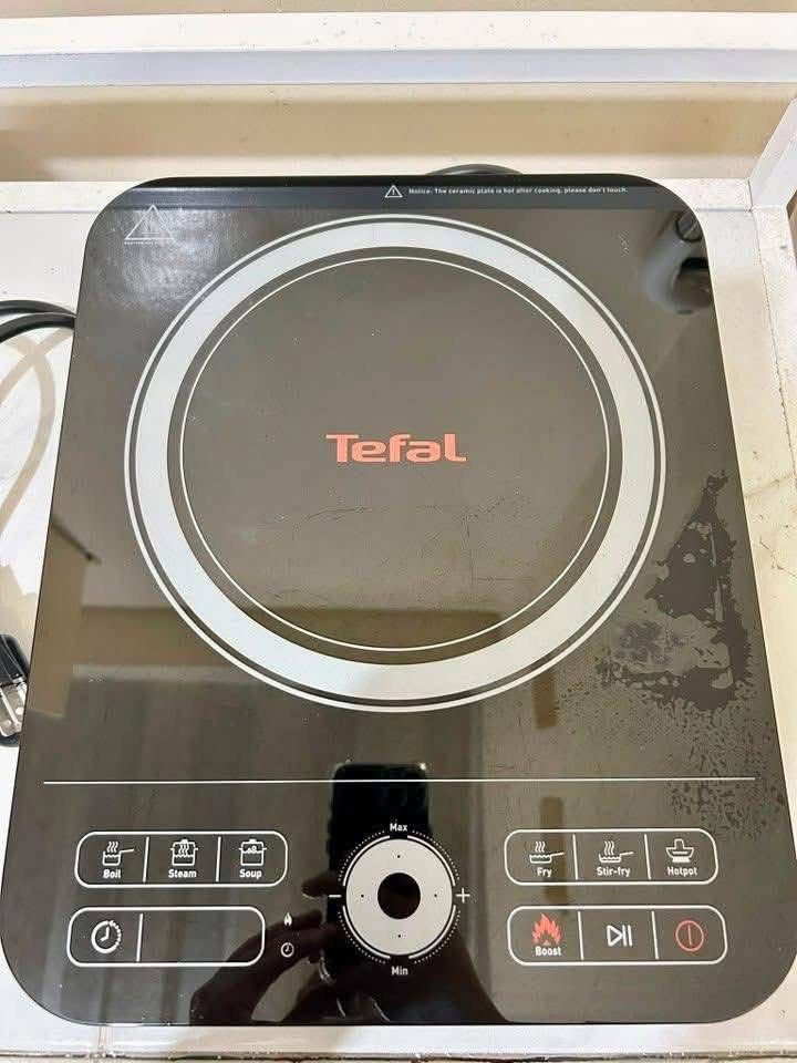 Tefal Induction Cooker (Category: Cookers) located in Pasig City. Submitted by xiara (Listing ID 1464694761, Image 2). Description: Tefal Induction Cooker ✅Model- IH7208 ✅Max Input Power - 2100W ✅Applicable Power Supply - 220V-240V ✅Good as new ✅3x used only ✅With box & manual Reason for selling: 'Di nagagamit.