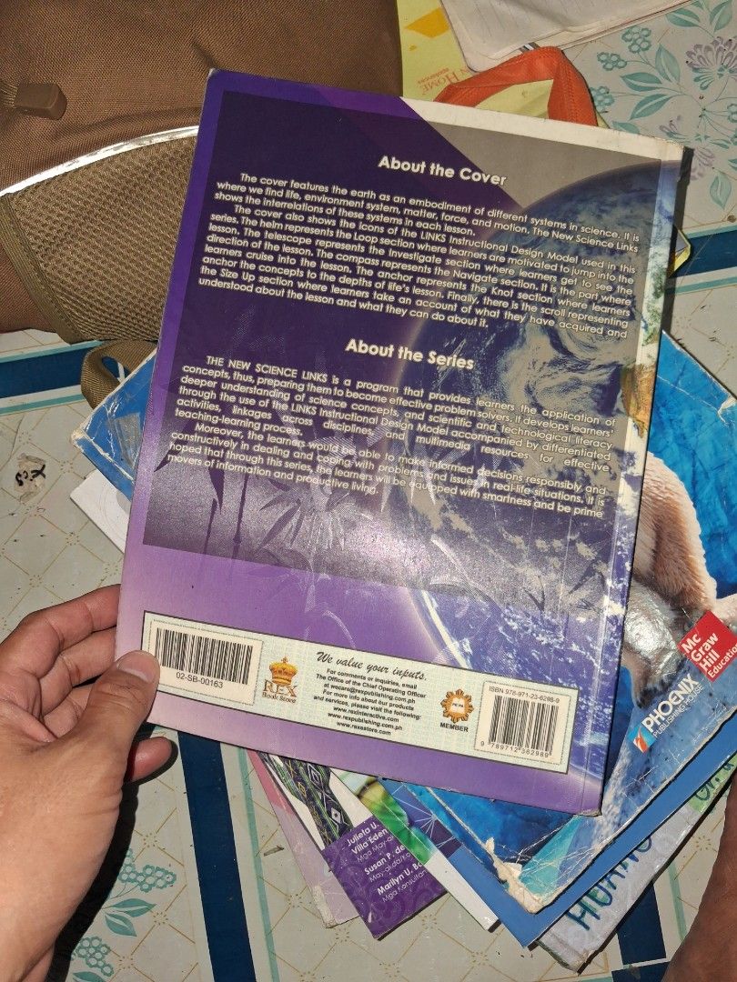 The New Science Links Grade 5 Worktext Rex Book Store (Category: Textbooks) located in Manila. Submitted by marcas022798212 (Listing ID 1464682686, Image 3). Description: - Grade 5 Science and Health textbook - Published by Rex Book Store - Covers human body, respiratory system, and urinary system - Ideal for students studying science - Shows some wear and tear from previous use.