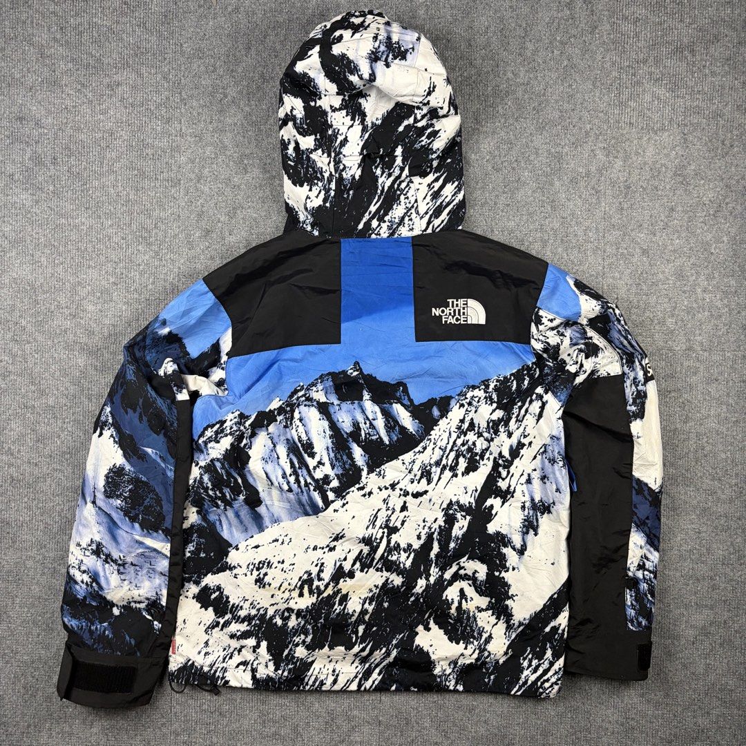 The North Face x Supreme Mountain Parka (Category: Coats, Jackets and Outerwear) located in Manila. Submitted by yourtherapist_ (Listing ID 1464706876, Image 2). Description: The North Face x Supreme Mountain Parka Size: S Condition: Excellent Flaw: Light stains Made in: Vietnam Measurements Width: 22 Length: 27 Shoulder: 19 Sleeve: 25 4,000.