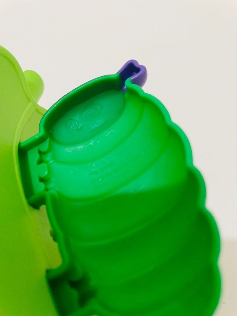 The Very Hungry Caterpillar Leaf Toy (Category: Figurines & Statues) located in Pasig City. Submitted by pleastellastory (Listing ID 1464749091, Image 3). Description: Collectibles For Display Purposes.