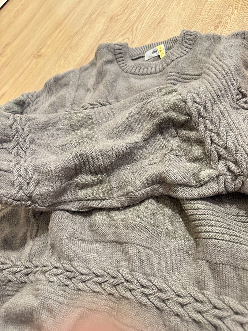 [THRIFTED] knitted embroidered gray sweater (Category: Coats, Jackets and Outerwear) located in Cainta. Submitted by m4tchyyy (Listing ID 1464659886, Image 2). Description: 🍀 mode of payment: gcash or bdo 🍀 mode of delivery: j&t express, ggx, or same day delivery within metro manila feel free to inquire! 🩷.