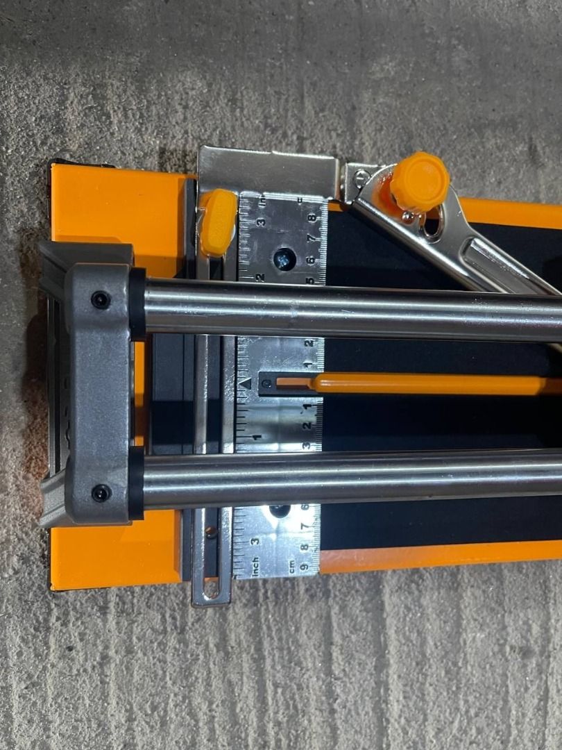 Tile Cutter size: 600mm (Category: Everything Else Others) located in Manila. Submitted by joeyroque09 (Listing ID 1464614248, Image 1). Description: Tile Cutter size: 600mm.