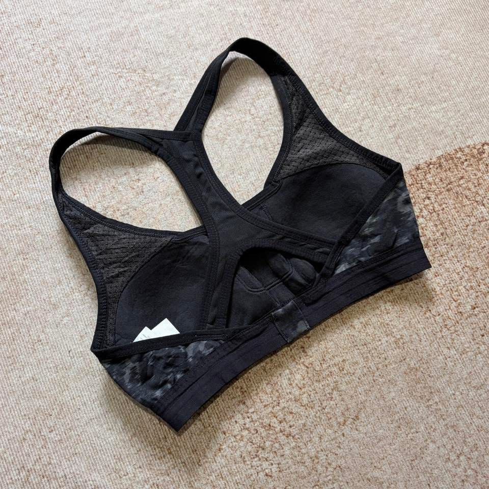 Tnf (Category: Activewear) located in Manila. Submitted by justin.jeyeneyshop (Listing ID 1464712975, Image 3). Description: .