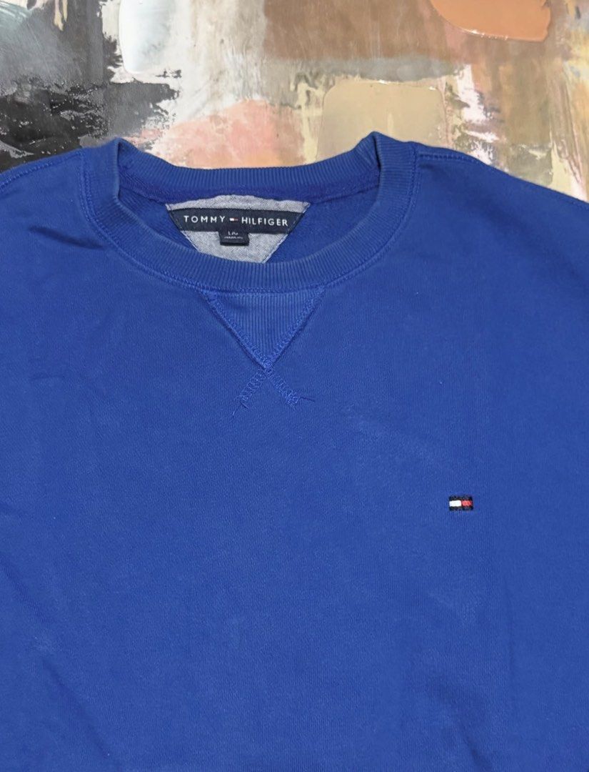 Tommy Hilfiger sweater (Category: Coats, Jackets and Outerwear) located in Las Pinas. Submitted by thrftmnl. (Listing ID 1464730622, Image 2). Description: Tommy H sweater Size: Large Dimes Width: 23 Length: 27 Issue/s: signs of usage.